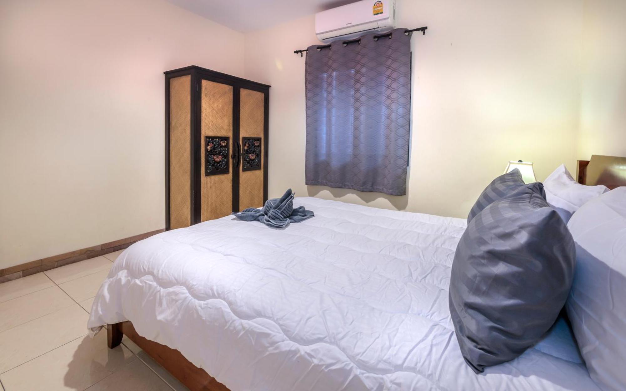 N Near Walking Street Electricity Included Villa Pattaya
