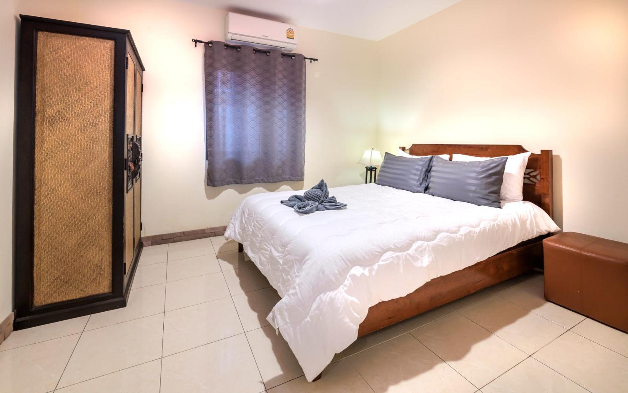 N Near Walking Street Electricity Included Villa Pattaya